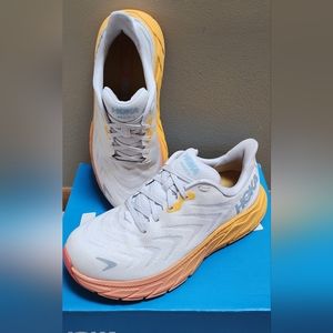 HOKA Arahi 6, women's 7.5 WIDE NWOT